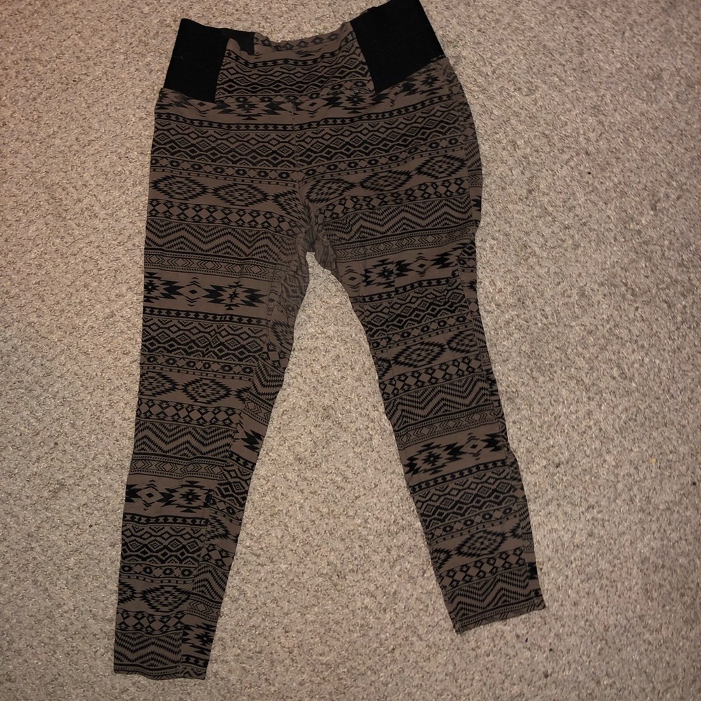 Brown stretchy geometric point pants